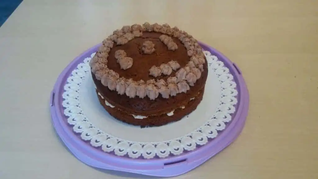 Torta con pasta di nocciole piemonte igp